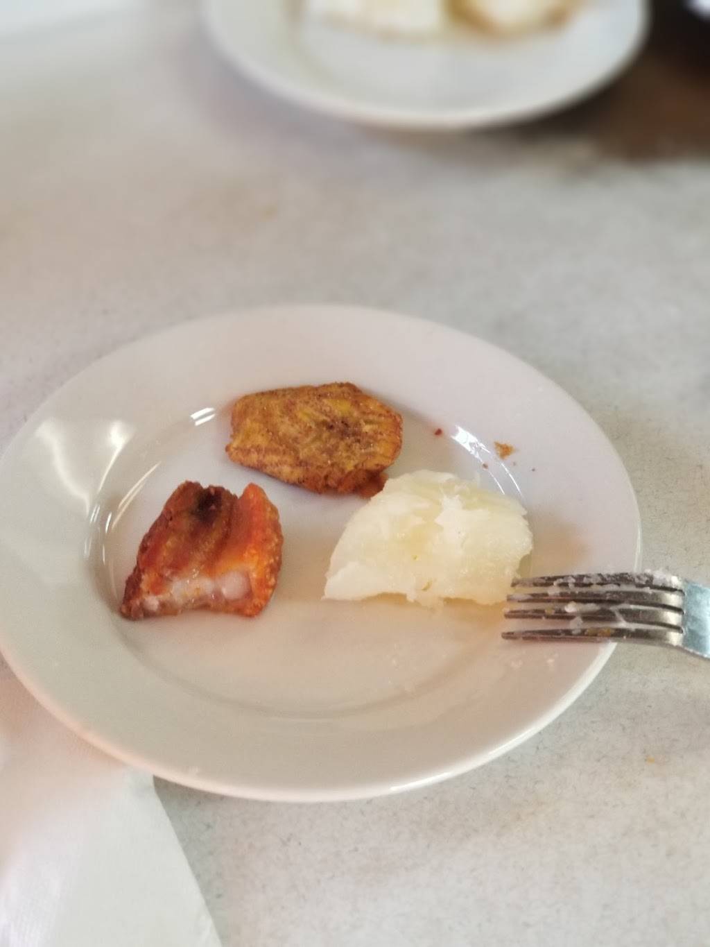 Danias Restaurant | restaurant | 423 Orange St, Newark, NJ 07107, USA | 9734827917 OR +1 973-482-7917