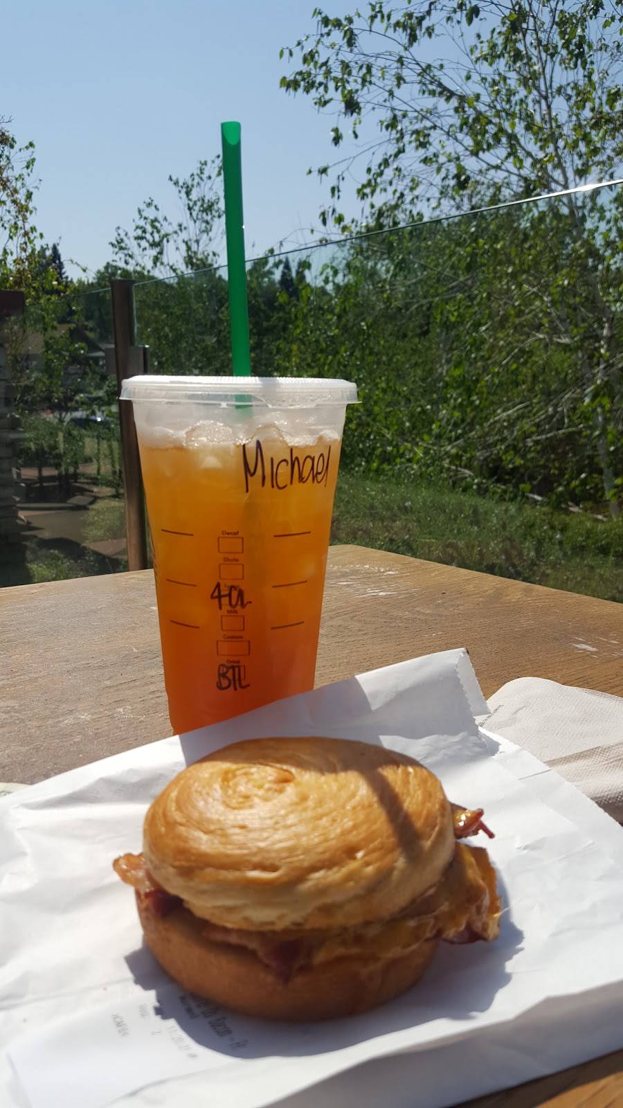 Starbucks | cafe | 2215 Francisco Dr #160, El Dorado Hills, CA 95762, USA | 9169417524 OR +1 916-941-7524