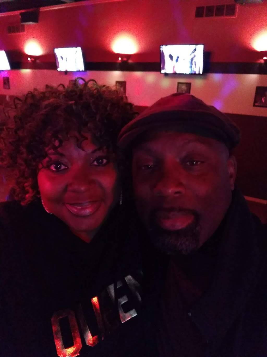 The Hideout | restaurant | 100 E Broadway Ave, Muskegon Heights, MI 49444, USA | 2317374880 OR +1 231-737-4880