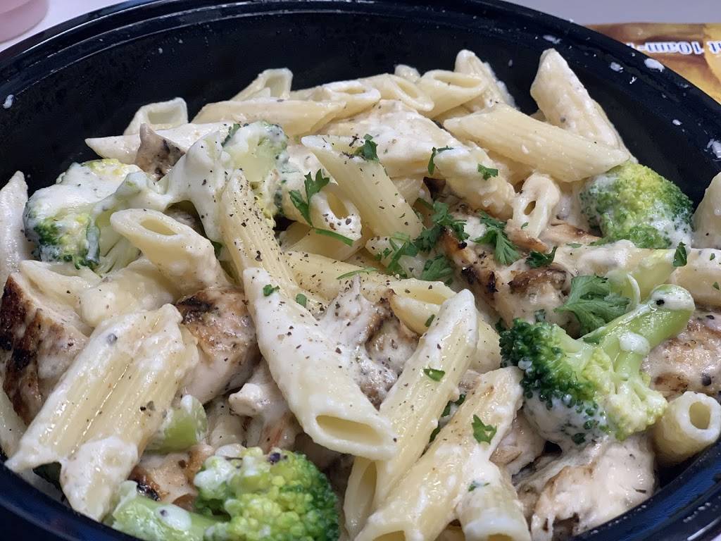 Frescos Roast Beef & Seafood | restaurant | 775 Eastern Ave, Malden, MA 02148, USA | 7816053531 OR +1 781-605-3531