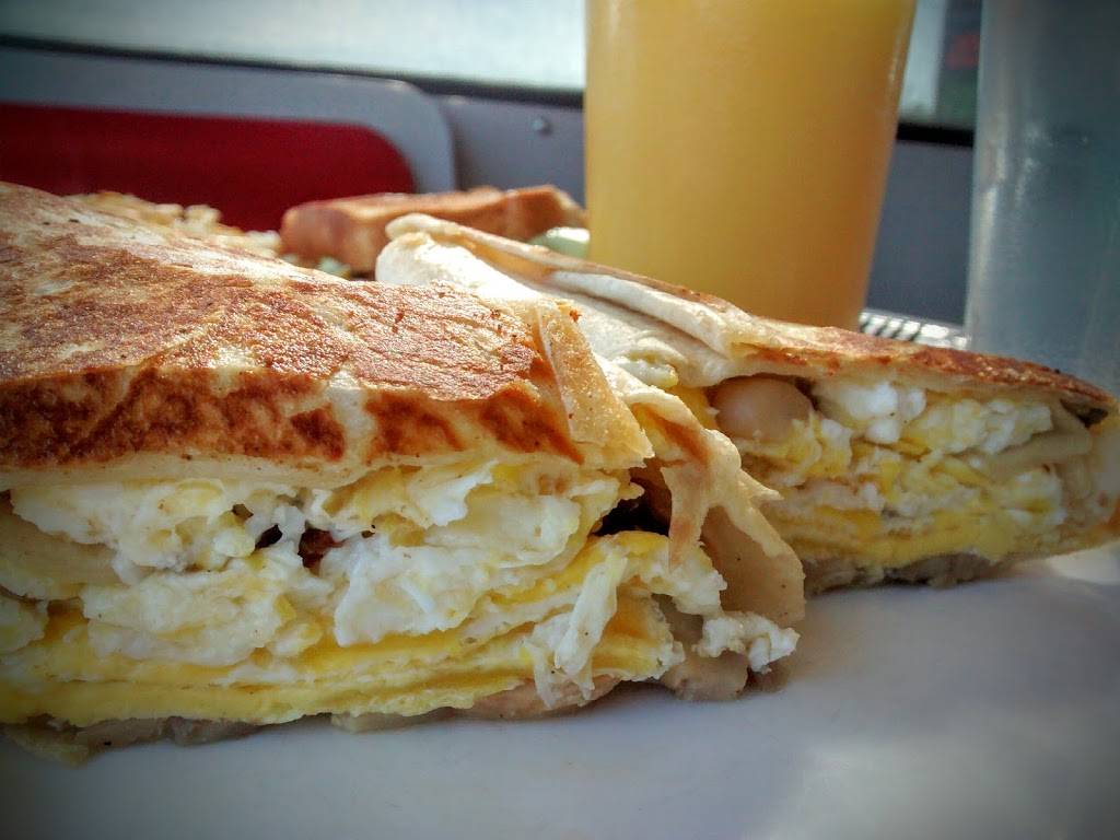 Waffle House | meal takeaway | 2635 Cong W L Dickinson Dr, Montgomery, AL 36109, USA | 3342602948 OR +1 334-260-2948