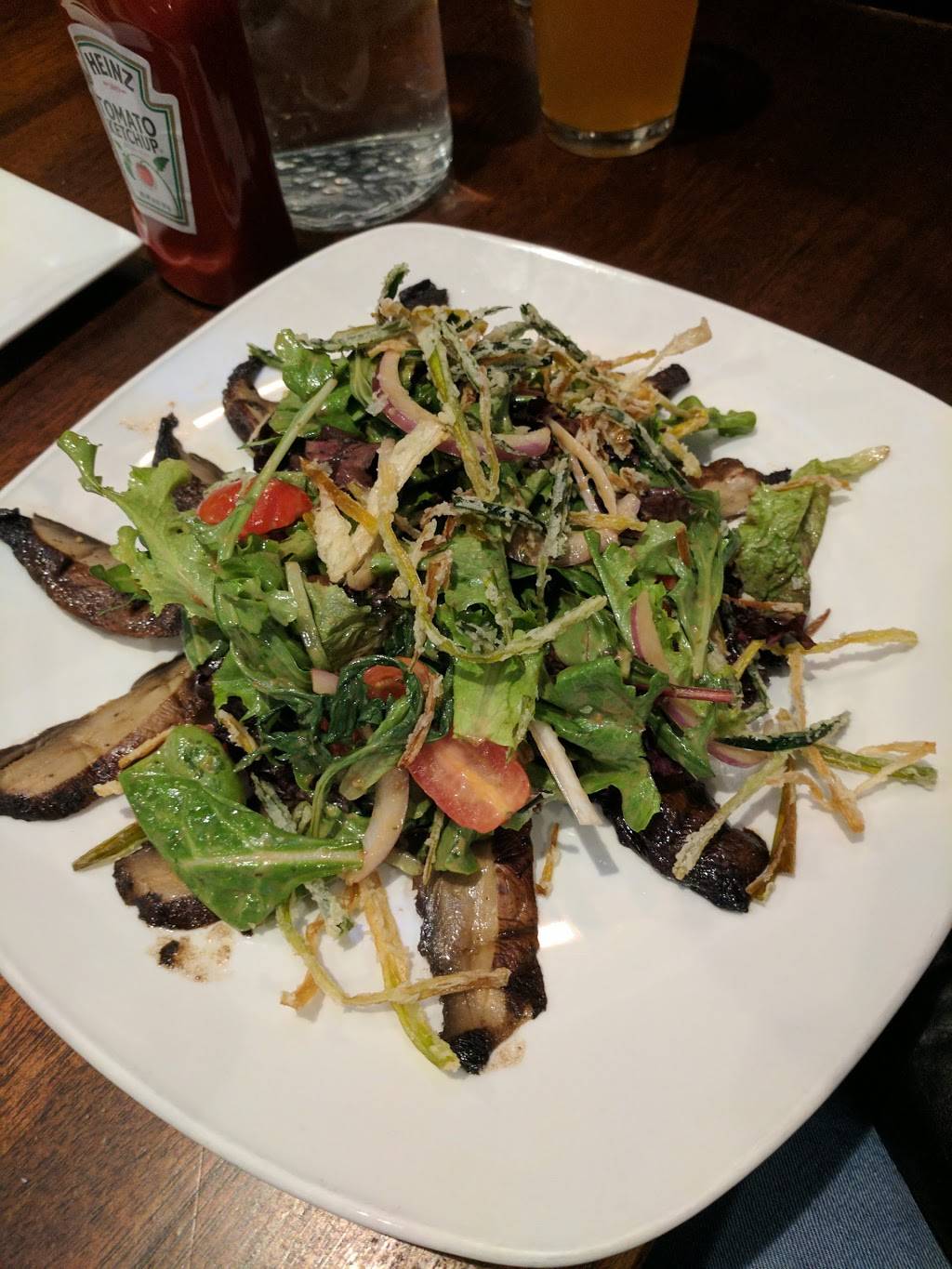 Connollys Corner | restaurant | 71-15 Grand Ave, Maspeth, NY 11378, USA | 7185657383 OR +1 718-565-7383