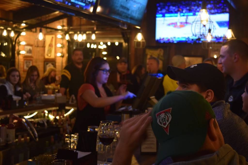 Waterfront Warehouse | restaurant | 3322 Sheridan Rd, Kenosha, WI 53140, USA | 2627644970 OR +1 262-764-4970