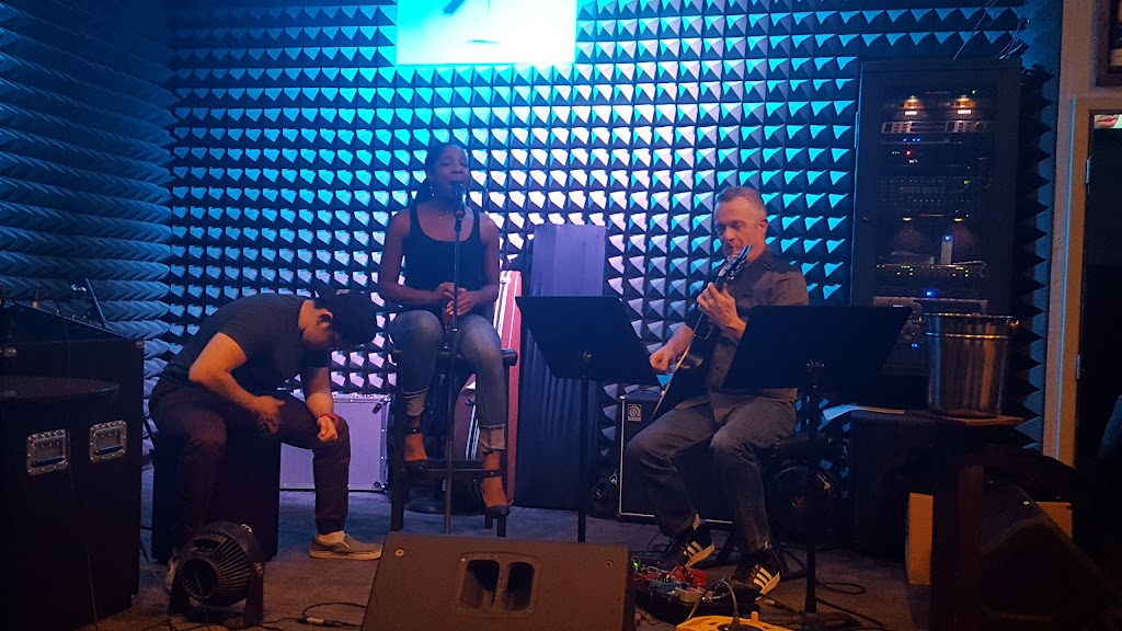 Alexandres | restaurant | 4026 Cedar Springs Rd, Dallas, TX 75219, USA | 2145590720 OR +1 214-559-0720