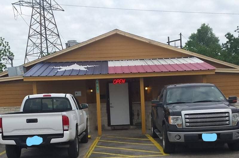 Texas Star Bar and Grill | restaurant | 6610 Gulfway Dr, Port Arthur, TX 77642, USA | 4095480170 OR +1 409-548-0170