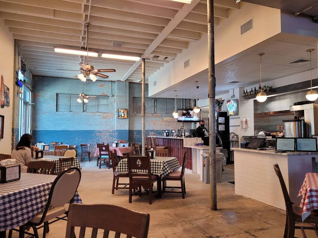 Guss World Famous Fried Chicken | restaurant | 2904 Commerce St, Dallas, TX 75226, USA | 4697098294 OR +1 469-709-8294