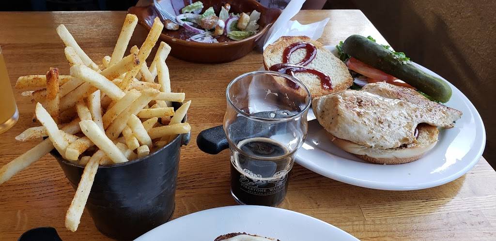 Roadhouse | restaurant | 38412 CA-99, Kingsburg, CA 93631, USA | 5598975433 OR +1 559-897-5433