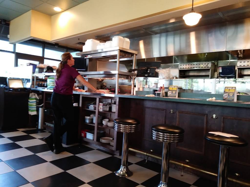 Metro Diner | cafe | 250 Palm Coast Pkwy NE #205, Palm Coast, FL 32137, USA | 3869514490 OR +1 386-951-4490