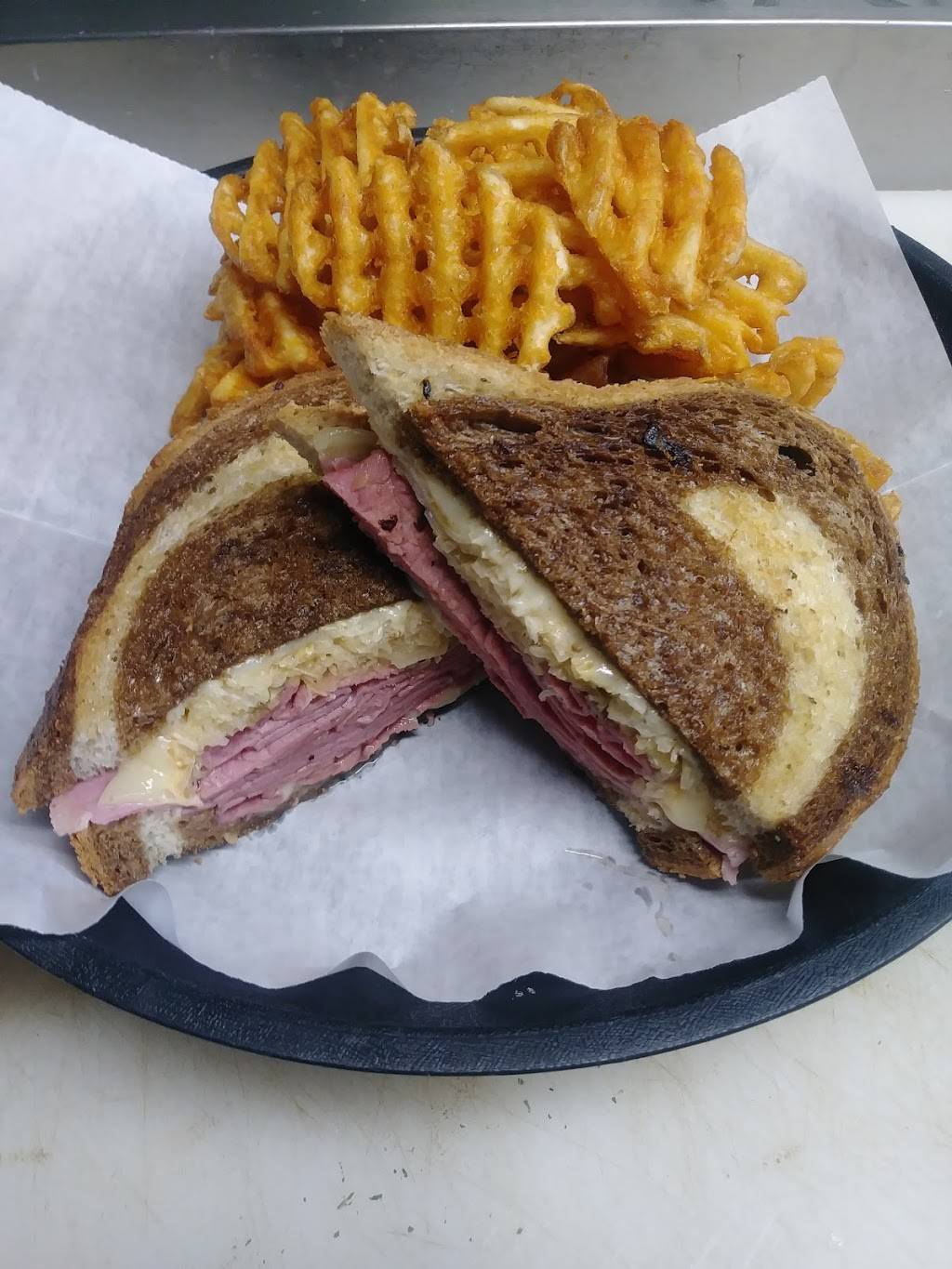 Jabby Joes | restaurant | 1562 Island Ave, McKees Rocks, PA 15136, USA | 4127717191 OR +1 412-771-7191