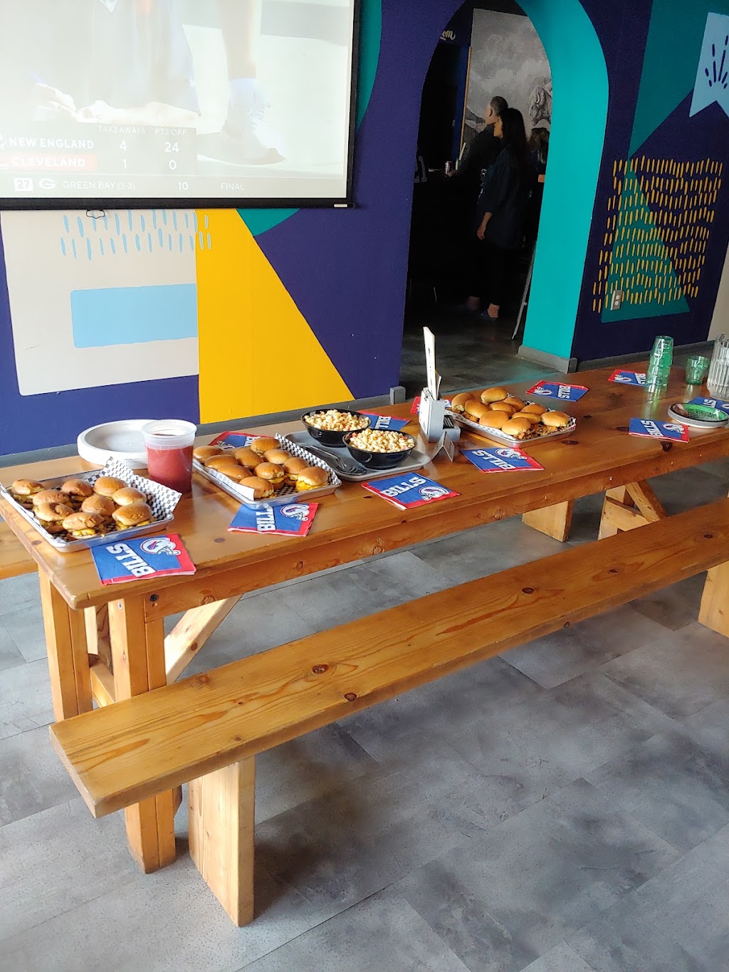 The Beer Keep - Bar & Shop | restaurant | 1002 Elmwood Ave, Buffalo, NY 14222, USA | 7167685912 OR +1 716-768-5912