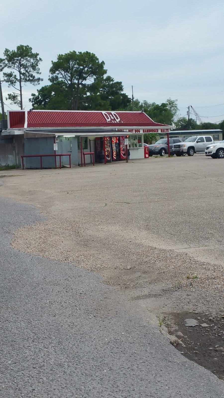 D & D Drive Inn | restaurant | 12410 LA-1, Larose, LA 70373, USA | 9856933136 OR +1 985-693-3136