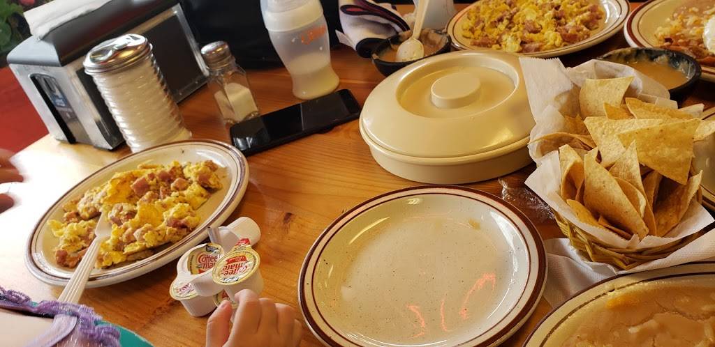 Taqueria Los Tres Hermanos | restaurant | 7456 Van Nuys Blvd, Van Nuys, CA 91405, USA | 8187809930 OR +1 818-780-9930