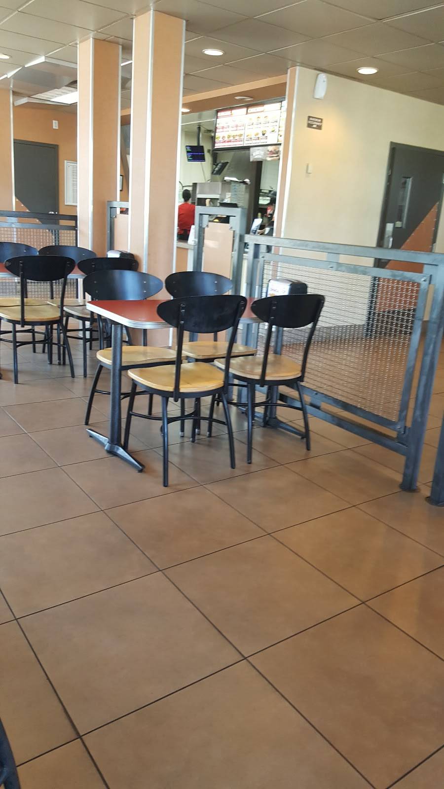 Jack in the Box | restaurant | 2044 W Orangeburg Ave, Modesto, CA 95350, USA | 2095215578 OR +1 209-521-5578