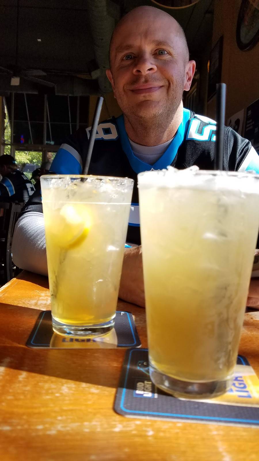 The Corner Pub | restaurant | 335 N Graham St, Charlotte, NC 28202, USA | 7043762720 OR +1 704-376-2720