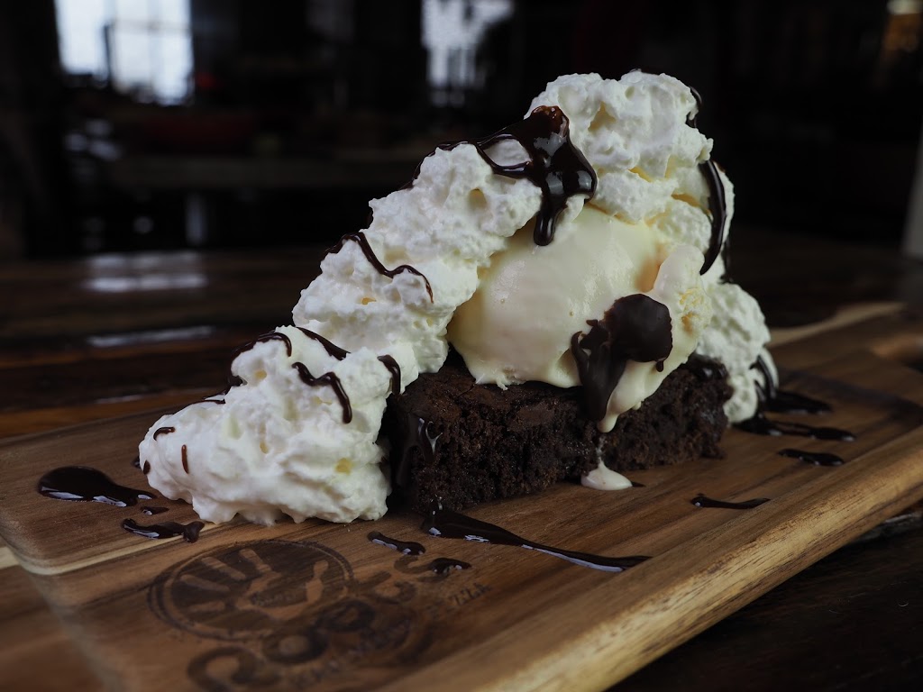 Roots Handmade Pizza- Old Town | restaurant | 1610 N Wells St, Chicago, IL 60610, USA | 3122107788 OR +1 312-210-7788