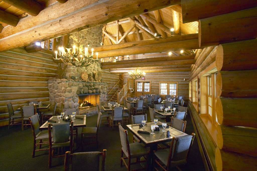 Blackwolf Run Restaurant | restaurant | 1111 W Riverside Dr, Kohler, WI 53044, USA | 8003442838 OR +1 800-344-2838