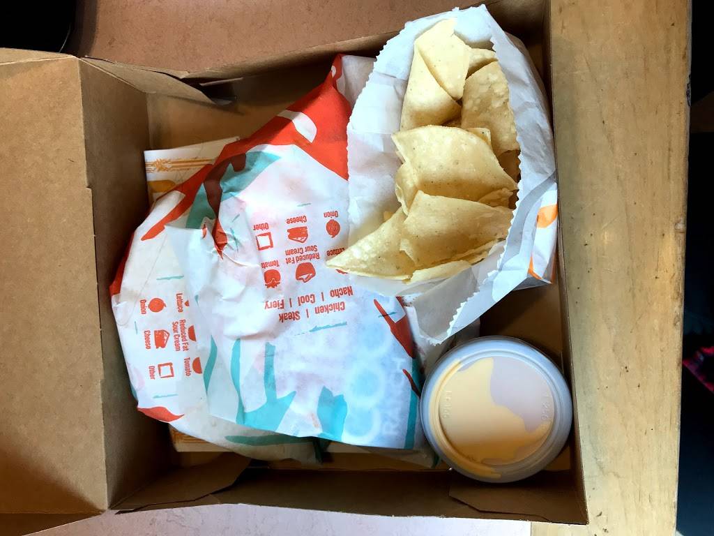 KFC | restaurant | 220 Spring St, Charleston, SC 29403, USA | 8437220659 OR +1 843-722-0659