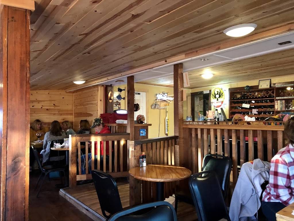 Beach & Station Street Grill | restaurant | 235 Beach Ave, Port Aransas, TX 78373, USA | 3617492303 OR +1 361-749-2303