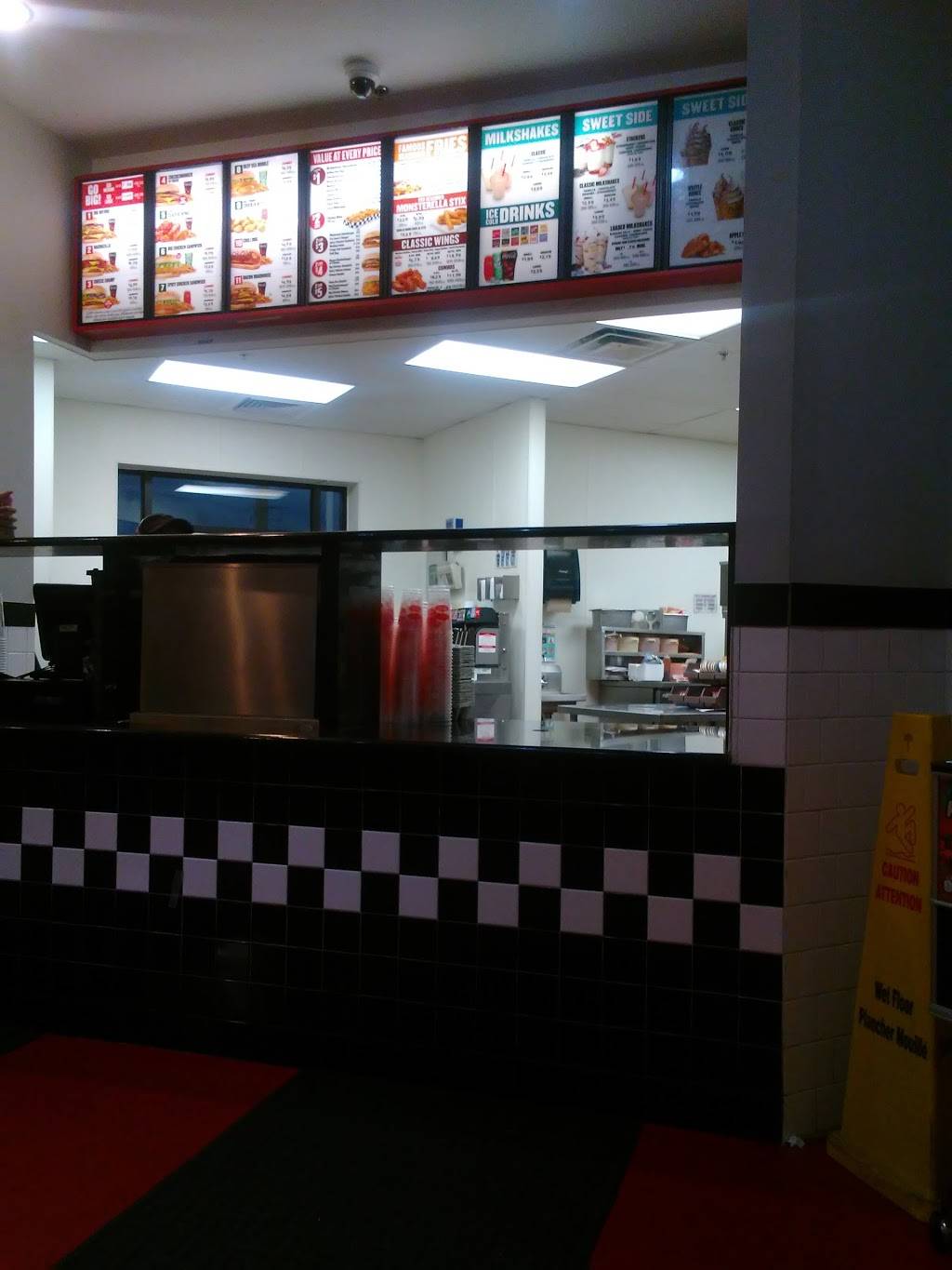 Checkers | restaurant | 15101 Woodward Ave, Highland Park, MI 48203, USA | 3132521930 OR +1 313-252-1930