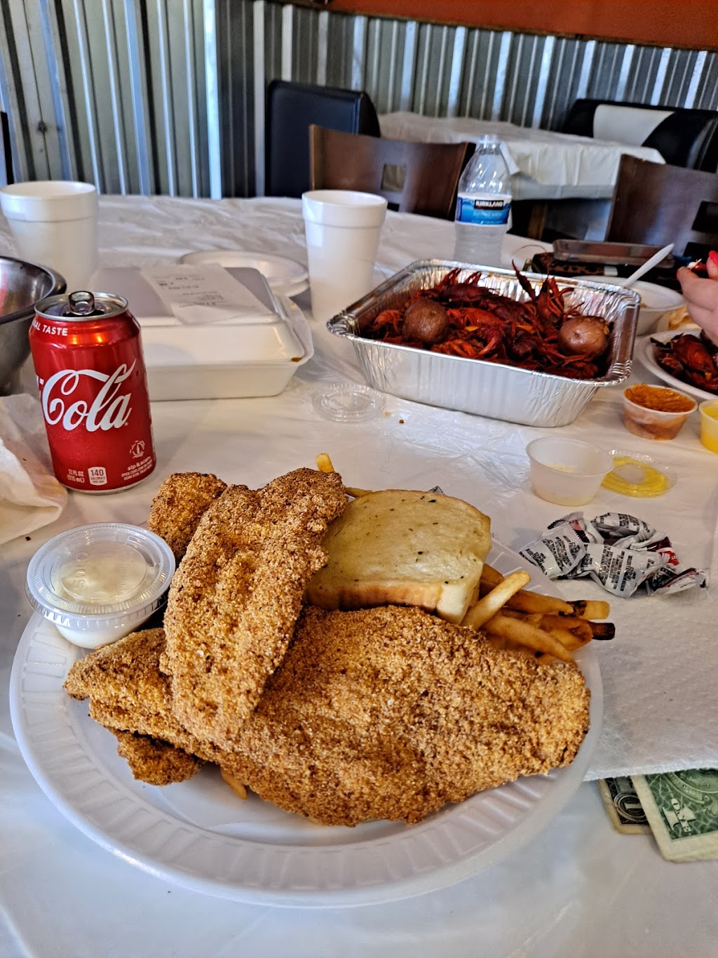 Wild Cajun | restaurant | 6533 Wilcrest Dr, Houston, TX 77072, USA | 8323284000 OR +1 832-328-4000