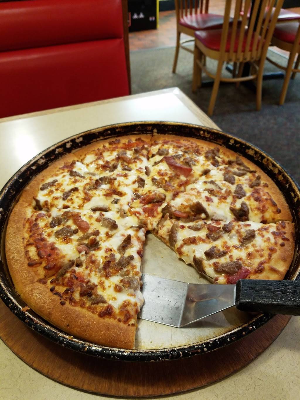 Pizza Hut | meal takeaway | 1905 E Fifth St, Washington, MO 63090, USA | 6362394088 OR +1 636-239-4088