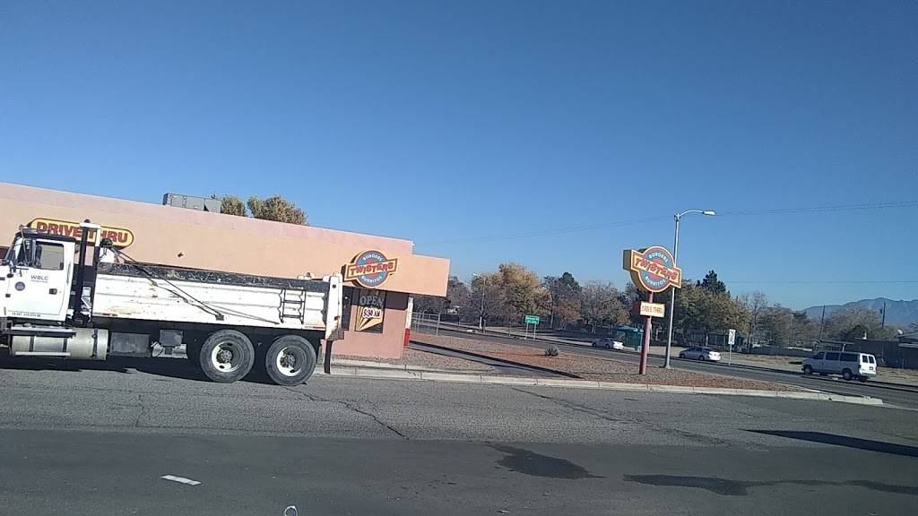 Twisters Burgers and Burritos | restaurant | 301 Coors Blvd NW, Albuquerque, NM 87121, USA | 5058392999 OR +1 505-839-2999
