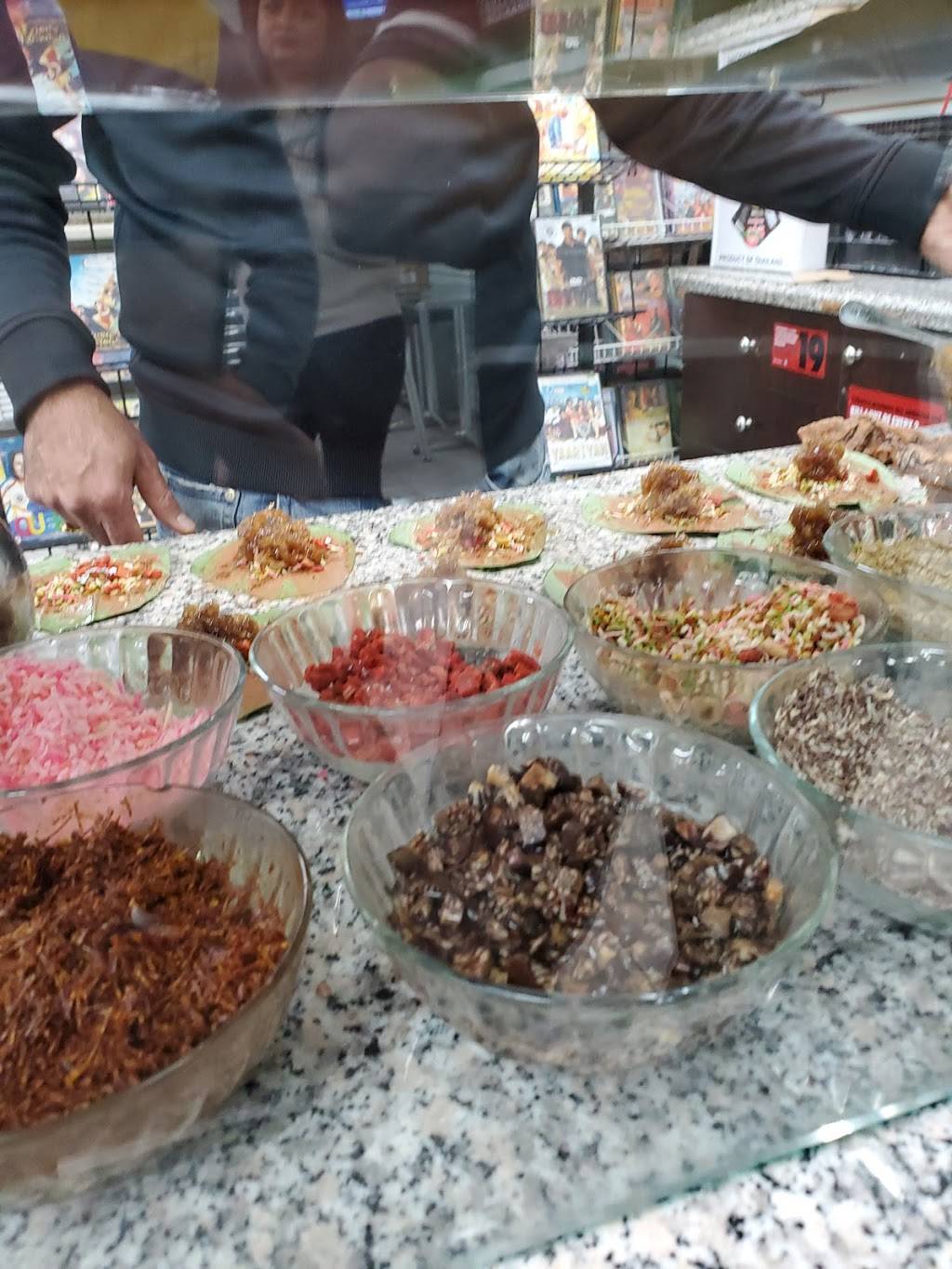 Paan and Faluda House | restaurant | 1 Wexford Rd, Brampton, ON L6Z 2W1, Canada | 9059701100 OR +1 905-970-1100