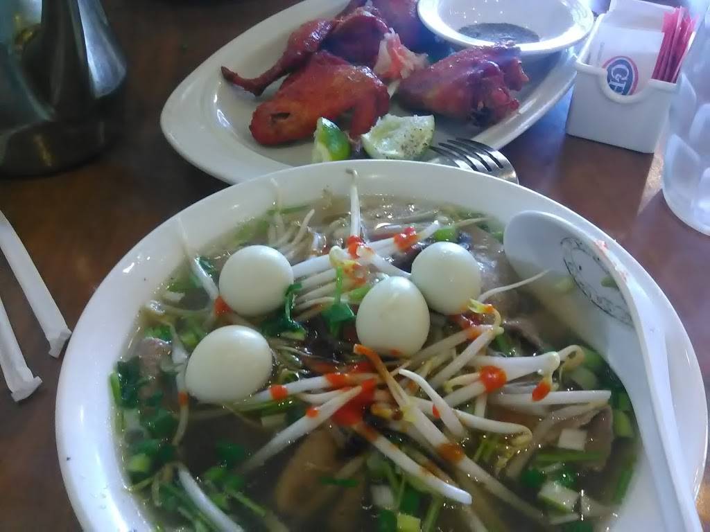 New Saigon Restaurant | restaurant | 333 Union Ave #201, Bakersfield, CA 93307, USA | 6616312538 OR +1 661-631-2538