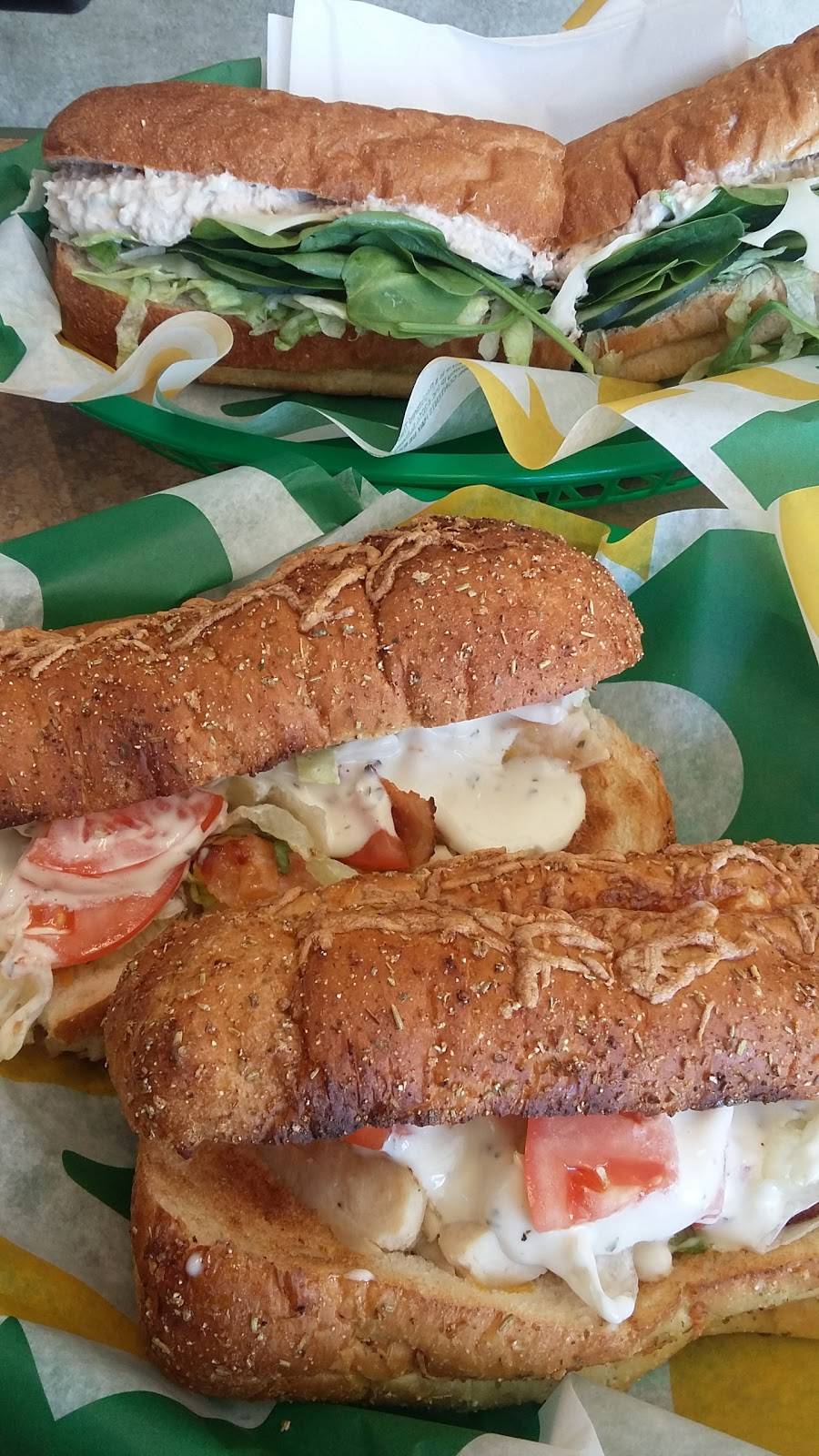Subway Restaurants | restaurant | 10978 Grant Rd A, Houston, TX 77070, USA | 2818948866 OR +1 281-894-8866