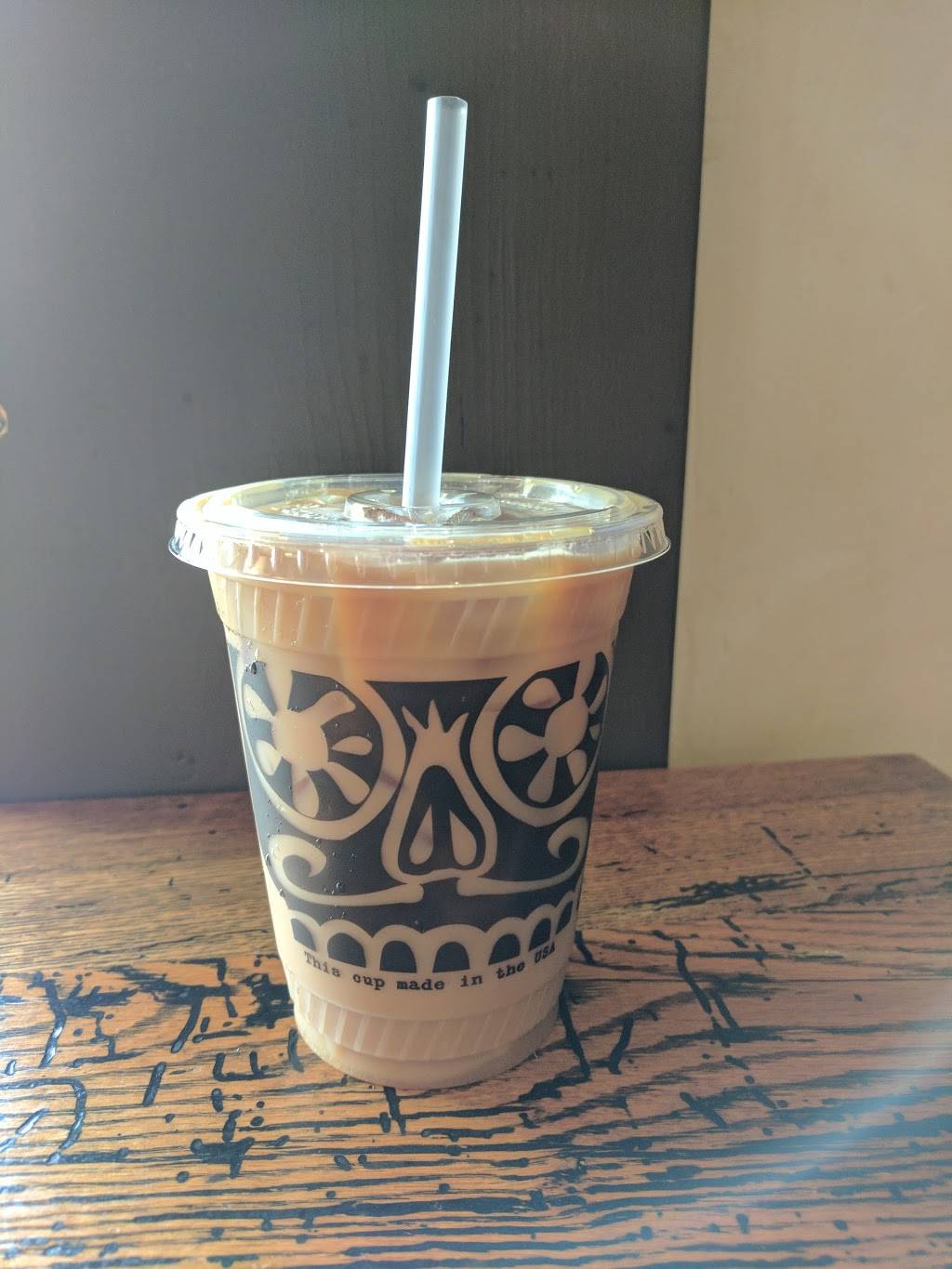 Colectivo Coffee - Shorewood | cafe | 4500 N Oakland Ave, Shorewood, WI 53211, USA | 4143128295 OR +1 414-312-8295