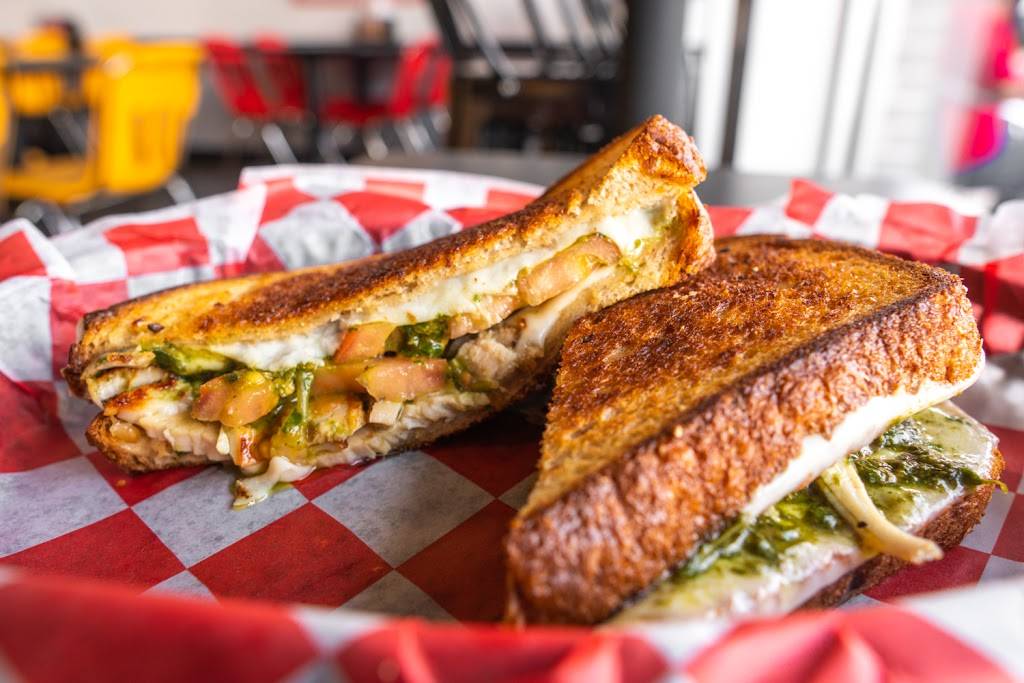 Tom & Chee | restaurant | 21788 Katy Fwy, Katy, TX 77449, USA | 2813949501 OR +1 281-394-9501