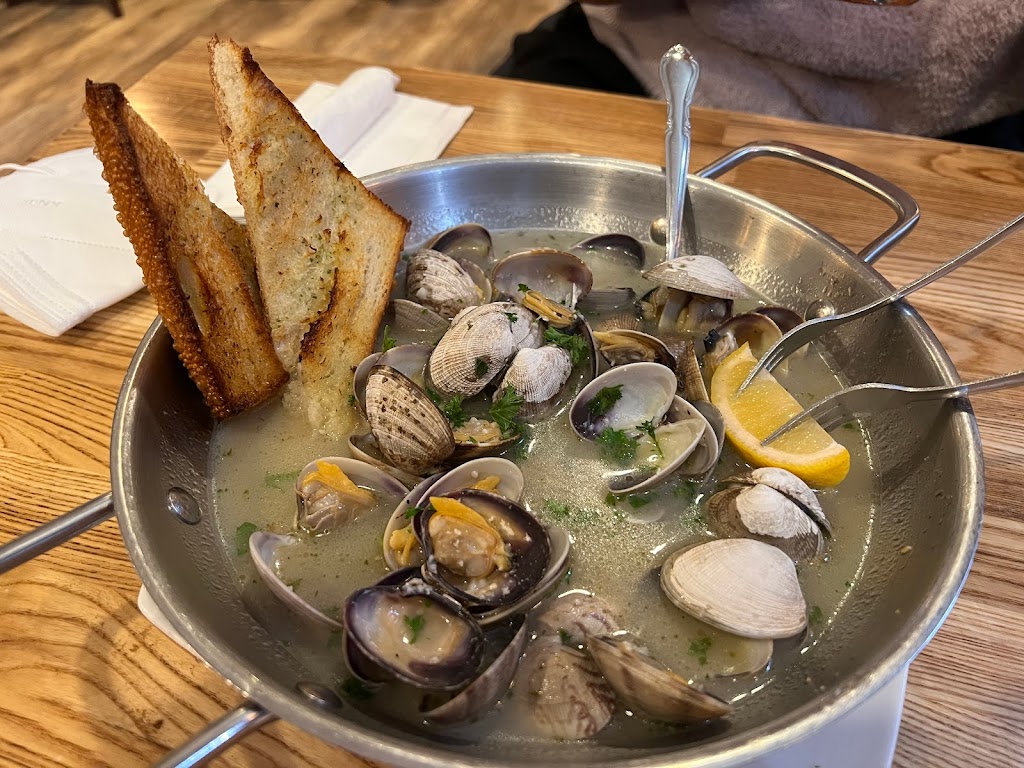 Anchors Fish & Chips & Seafood Grill | restaurant | 14441 Big Basin Way, Saratoga, CA 95070, USA | 4086472783 OR +1 408-647-2783