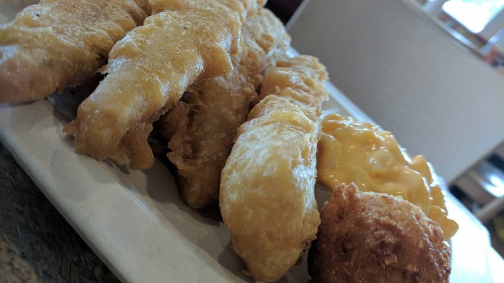 Captain Ds | restaurant | 5640 University Blvd W, Jacksonville, FL 32216, USA | 9047374444 OR +1 904-737-4444