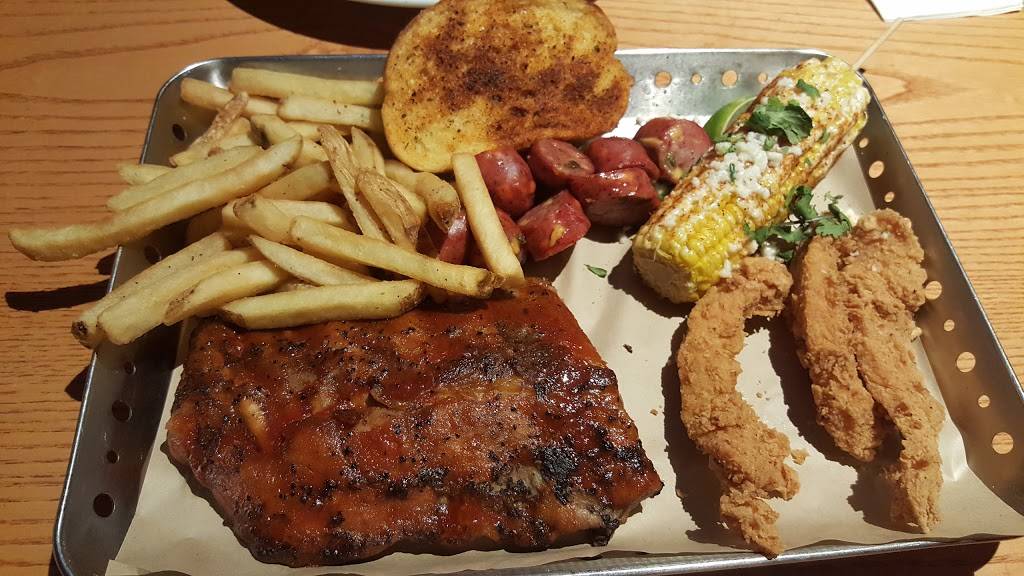 Chilis Grill & Bar | meal takeaway | 899 El Camino Real, San Bruno, CA 94066, USA | 6509522692 OR +1 650-952-2692