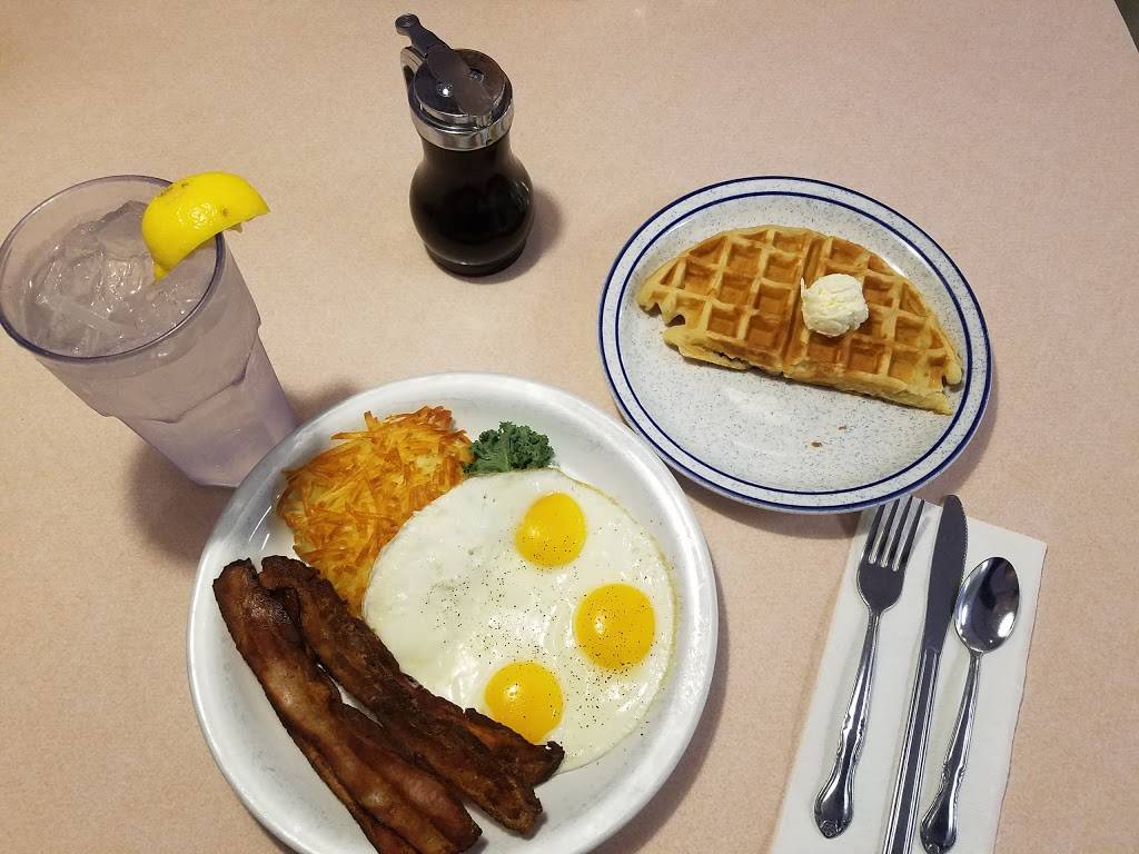 Country Waffles | restaurant | 845 W Pacheco Blvd, Los Banos, CA 93635, USA | 2098270805 OR +1 209-827-0805