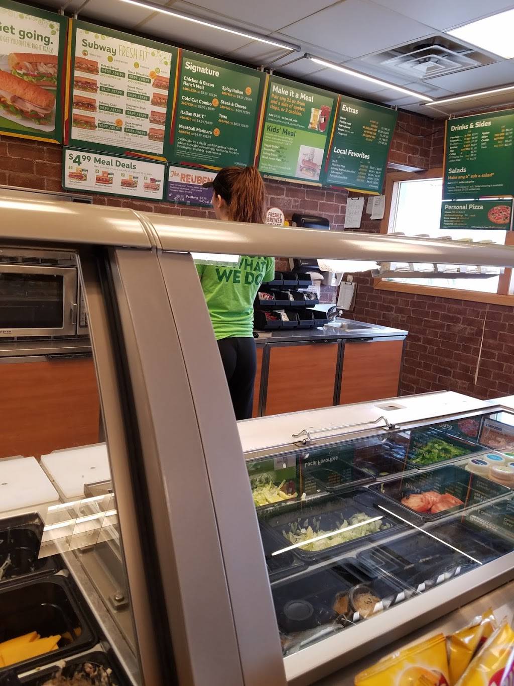 Subway | restaurant | 26551 Magnolia Rd, Underwood, IA 51576, USA | 7125664047 OR +1 712-566-4047