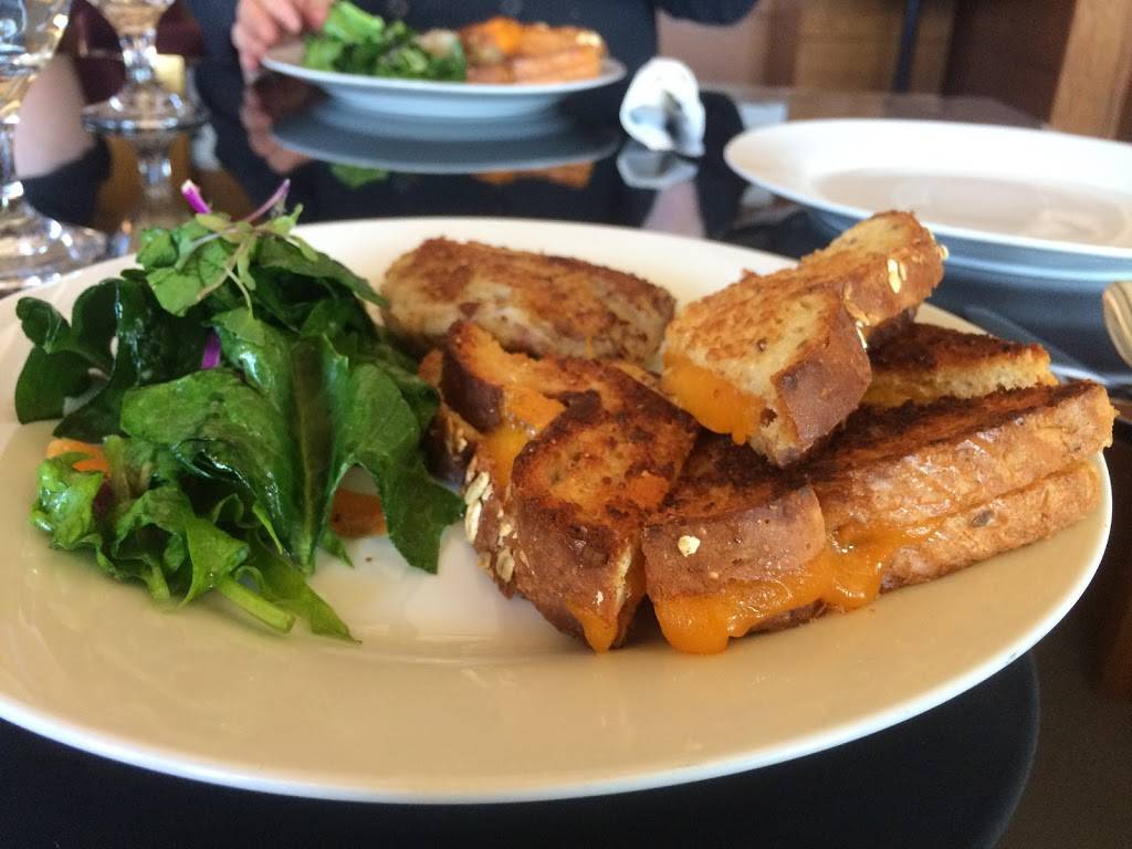 Riverview Terrace Café | restaurant | 5607 County Rd C, Spring Green, WI 53588, USA | 8775887900232 OR +1 877-588-7900 ext. 232