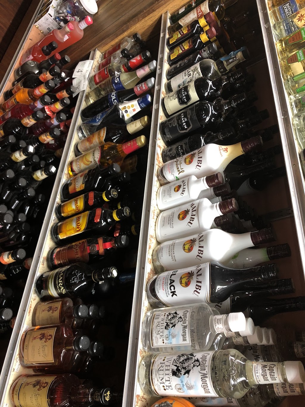 Ez Mart Liquor | restaurant | 40444 CA-41, Oakhurst, CA 93644, USA | 5596837737 OR +1 559-683-7737