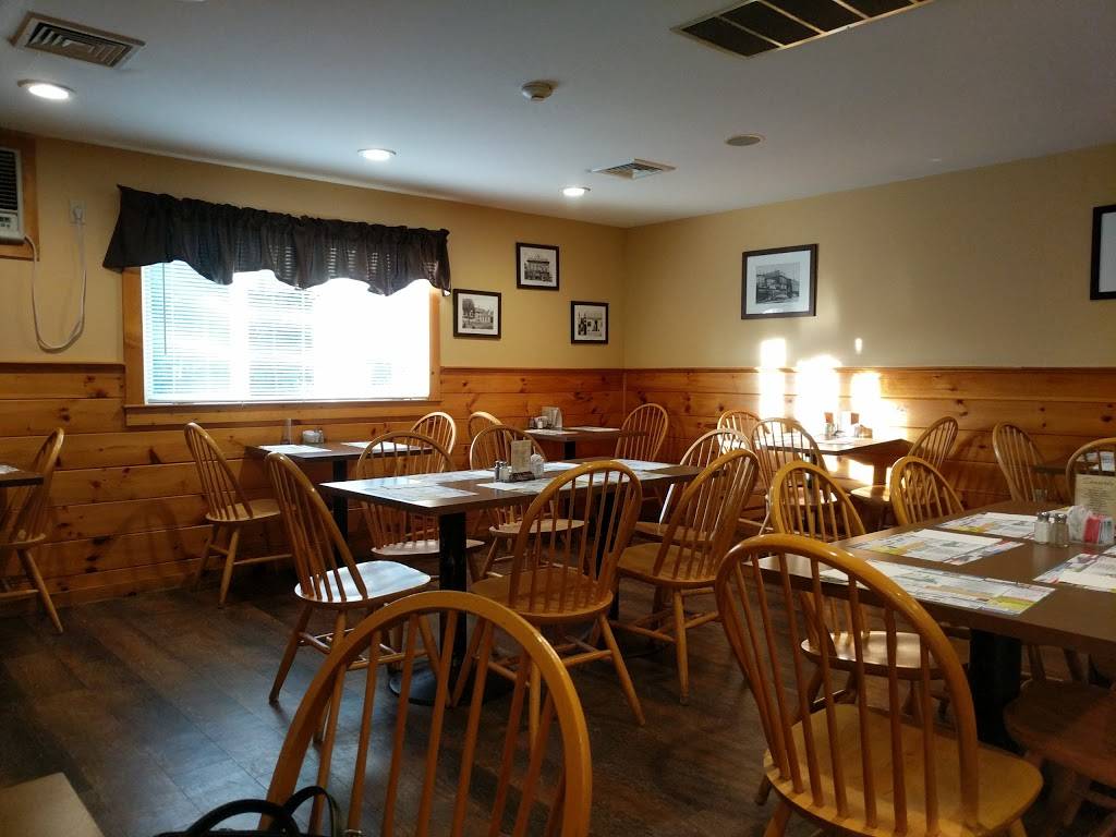 Tinys | restaurant | 2 Groton School Rd, Ayer, MA 01432, USA | 9787722917 OR +1 978-772-2917