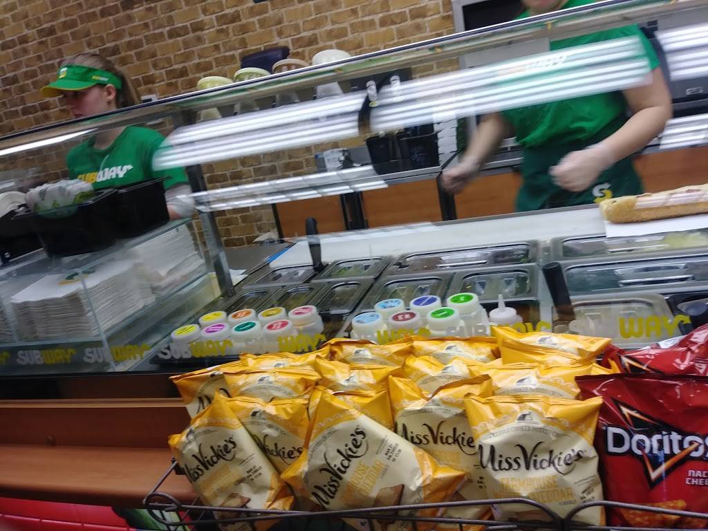 Subway | restaurant | 400 East Ave, Lomira, WI 53048, USA | 9202697899 OR +1 920-269-7899