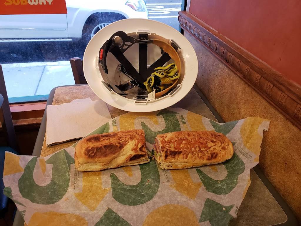 Subway | meal takeaway | 205 Portland St, Boston, MA 02114, USA | 6172483948 OR +1 617-248-3948
