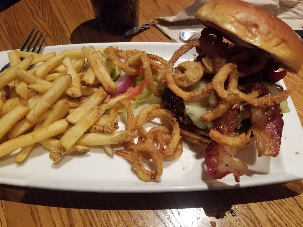 Applebees Grill + Bar | restaurant | 4181 Sterling Ave, Kansas City, MO 64133, USA | 8163564171 OR +1 816-356-4171