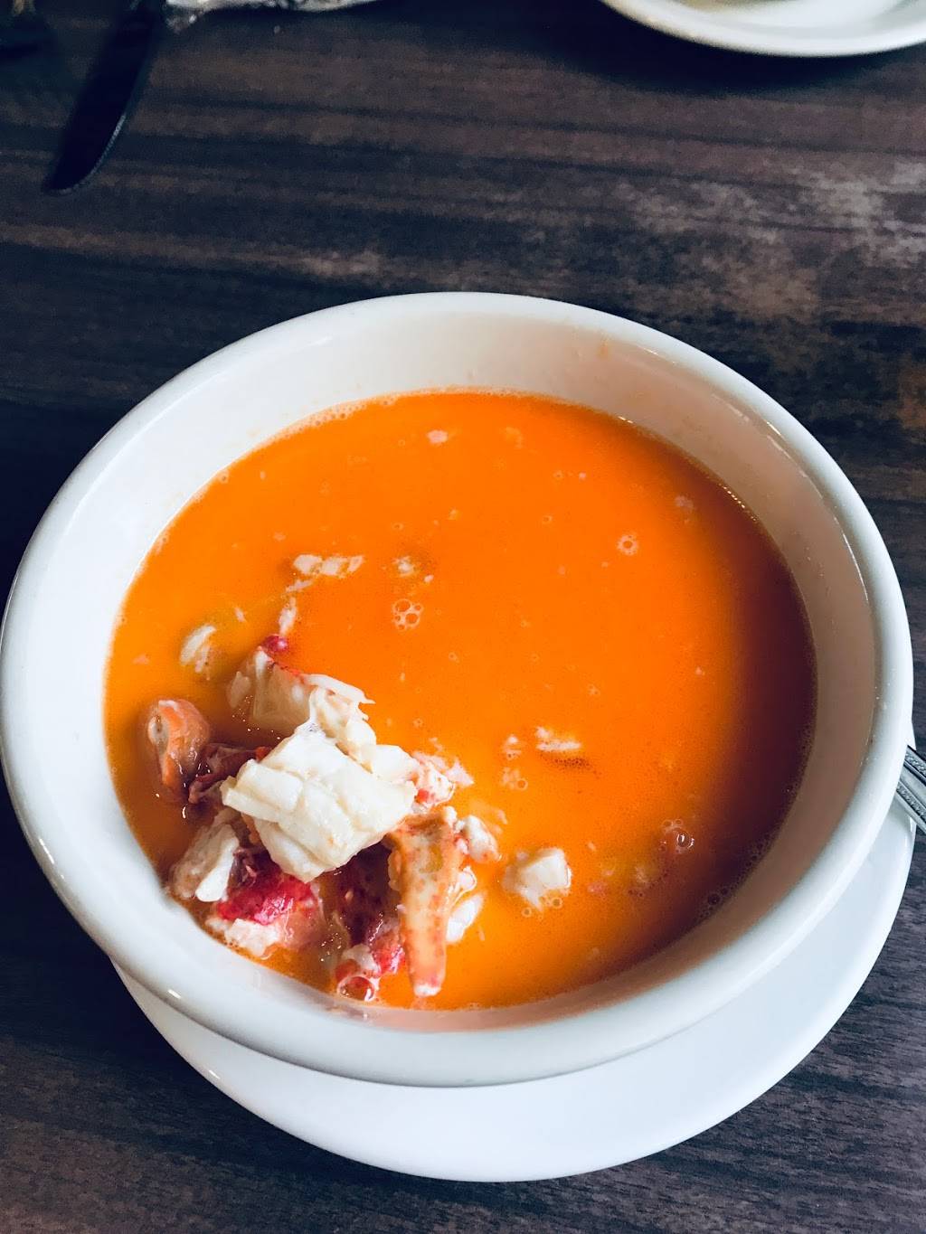 Nunans Lobster Hut | restaurant | 9 Mills Rd #5706, Kennebunkport, ME 04046, USA | 2079674362 OR +1 207-967-4362