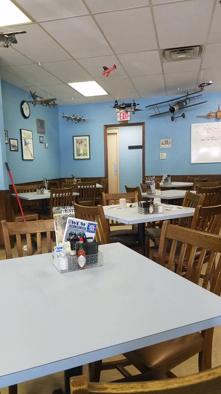 Herbies Cafe | restaurant | 2007 E Laketon Ave, Muskegon, MI 49442, USA | 2317737600 OR +1 231-773-7600