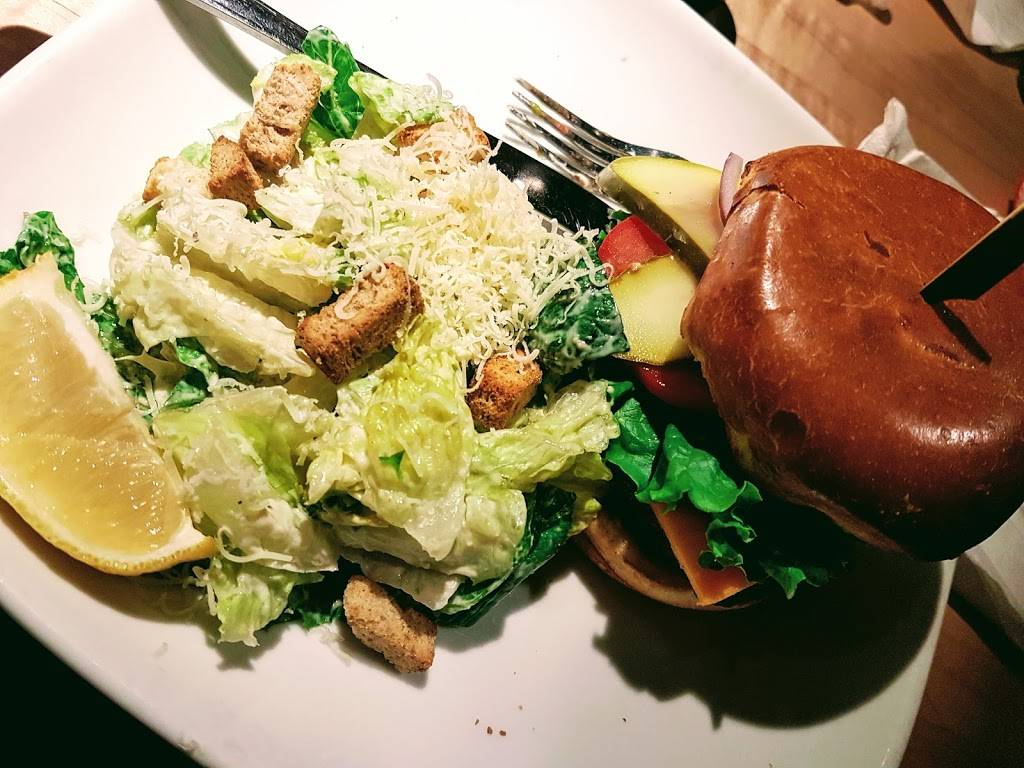 Boston Pizza | restaurant | 65 Resolution Dr, Brampton, ON L6W 0A6, Canada | 9054558500 OR +1 905-455-8500