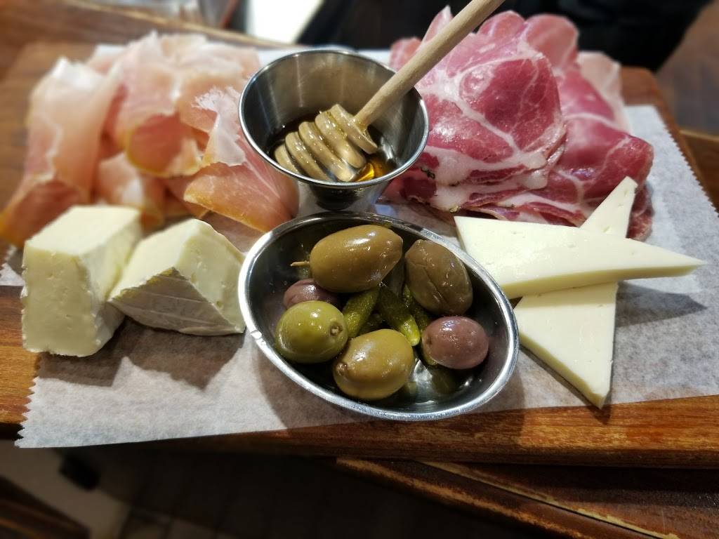 Al Volo Osteria | restaurant | 1790 Columbia Rd NW, Washington, DC 20009, USA | 2027580759 OR +1 202-758-0759