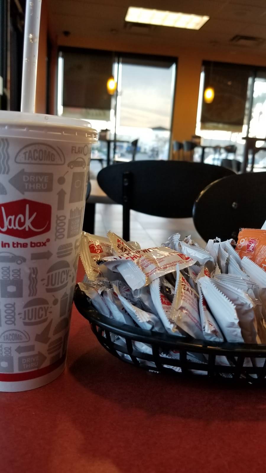 Jack in the Box | restaurant | 3855 Bedford Canyon Rd, Corona, CA 92883, USA | 9512794133 OR +1 951-279-4133