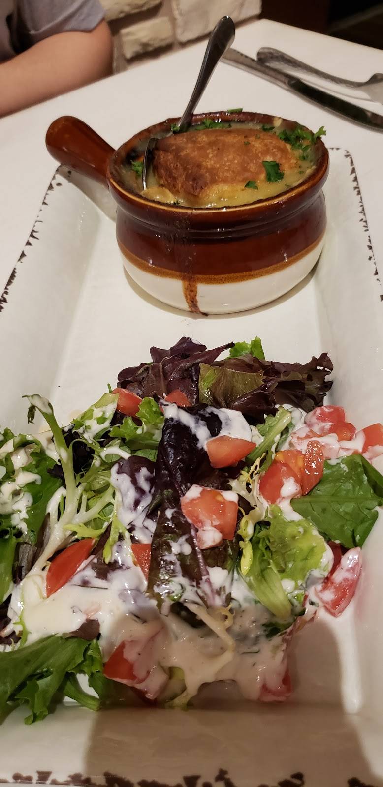 Cocos Cafe and Wine Bar | restaurant | 606 13th St, Lawrenceville, IL 62439, USA | 6187072400 OR +1 618-707-2400