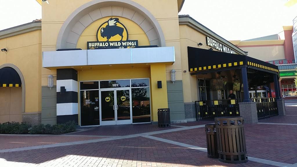 Buffalo Wild Wings | restaurant | 2670 Tuscany St #101, Corona, CA 92881, USA | 9517399464 OR +1 951-739-9464