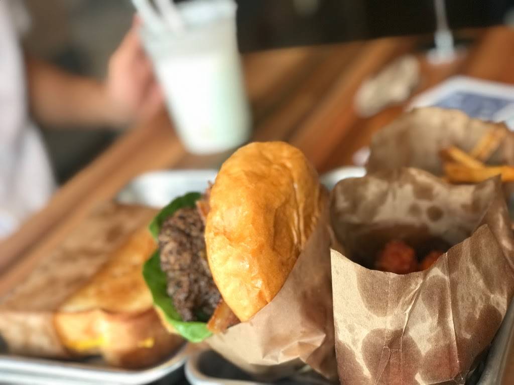 Squeaky Bs | restaurant | Box 1244, 1000 Grand Ave, Grand Lake, CO 80447, USA | 9707988221 OR +1 970-798-8221